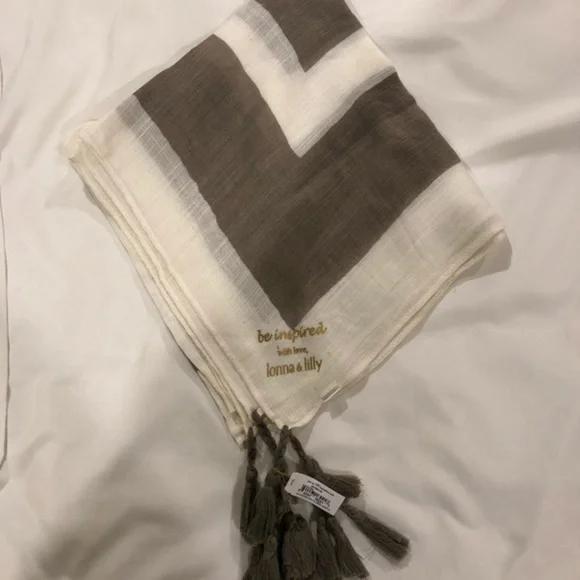 Lonna & Lily Tassel Scarf w/Gray Color Block NWT - Picture 3 of 8